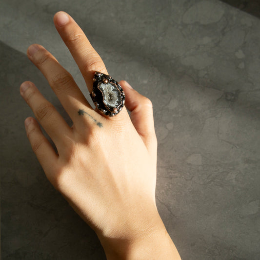 アゲート原石 天然石ヴィンテージリング フリーサイズ 真鍮製 アンティーク仕上げ