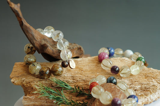 なぜ「エネルギー/パワーストーン」と呼ばれるのか？ 〜天然石ブレスレットが持つ力〜